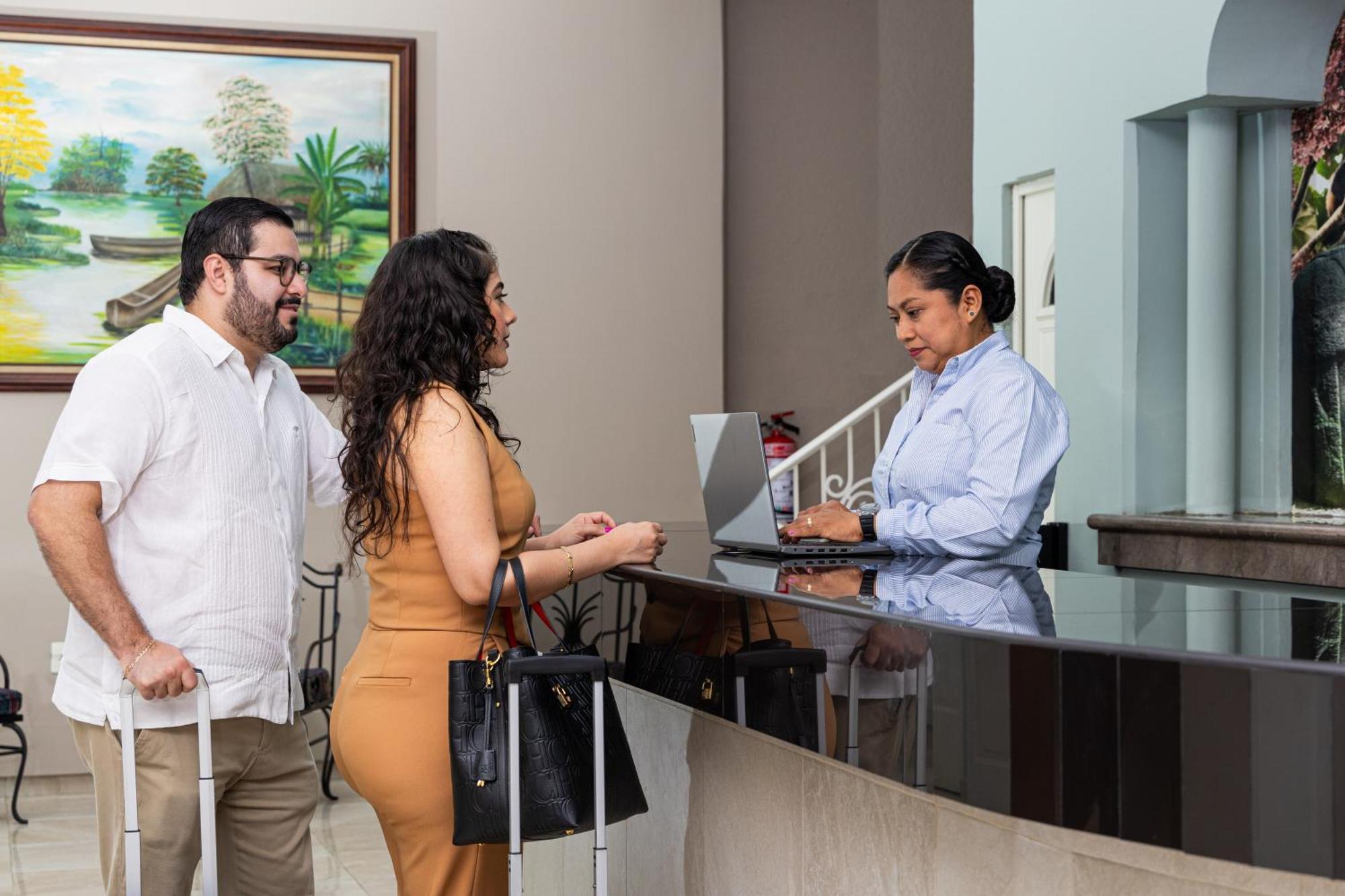 וייארמוסה Hotel San Juan Centro מראה חיצוני תמונה